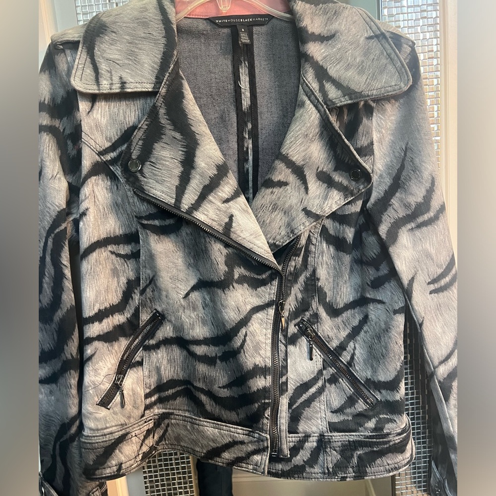 White House Black Market black and gray print blazer size 8